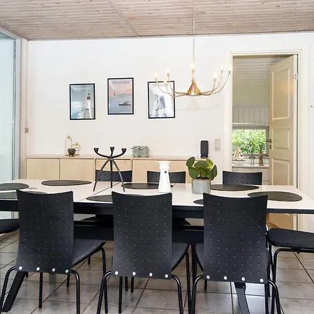 8 Person In Orsted-by Traum Kare