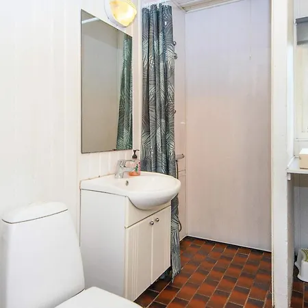 8 Person In Orsted-by Traum Kare