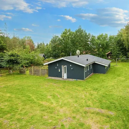 8 Person In Orsted-by Traum * Kare